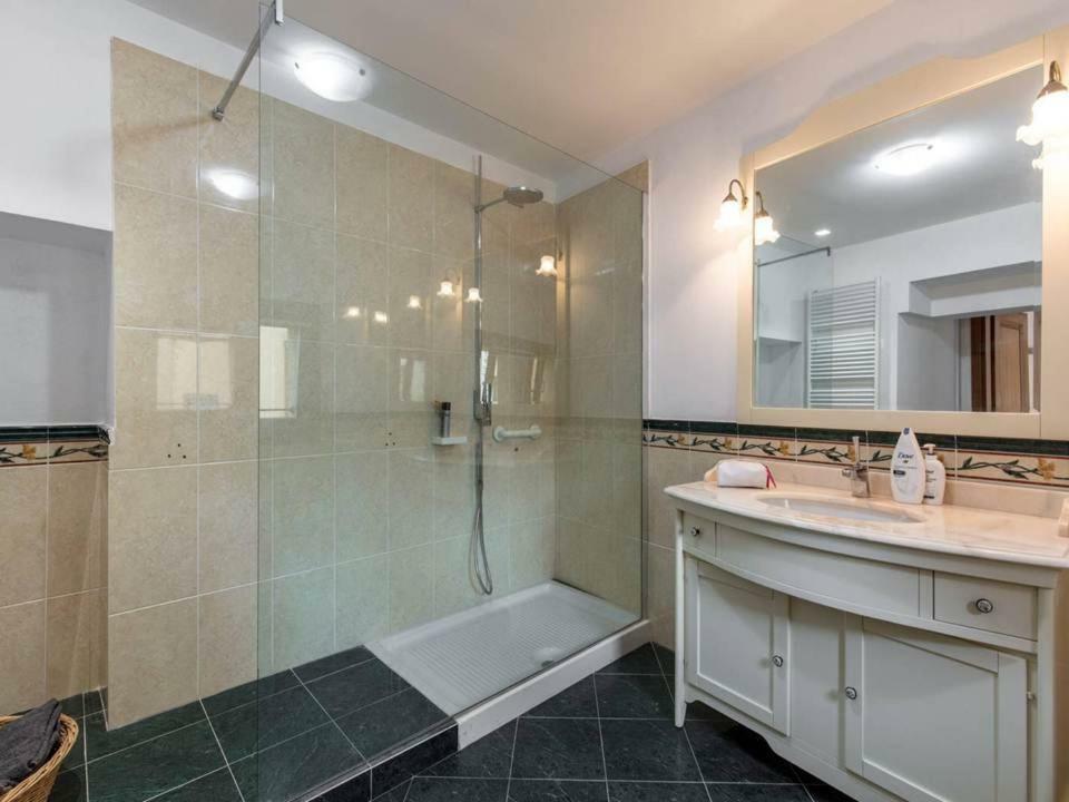 Palazzo Teatro Vecchio-Holiday Suites Salò Buitenkant foto